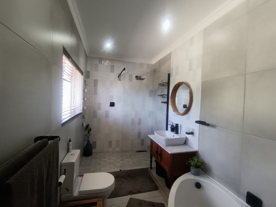 4 Bedroom Property for Sale in Hillcrest Northern Cape